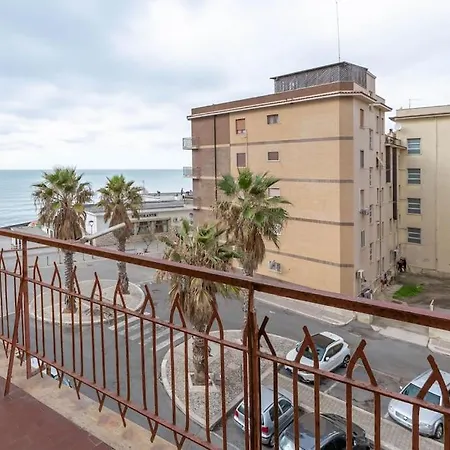 Moderno Apartamento Ladispoli